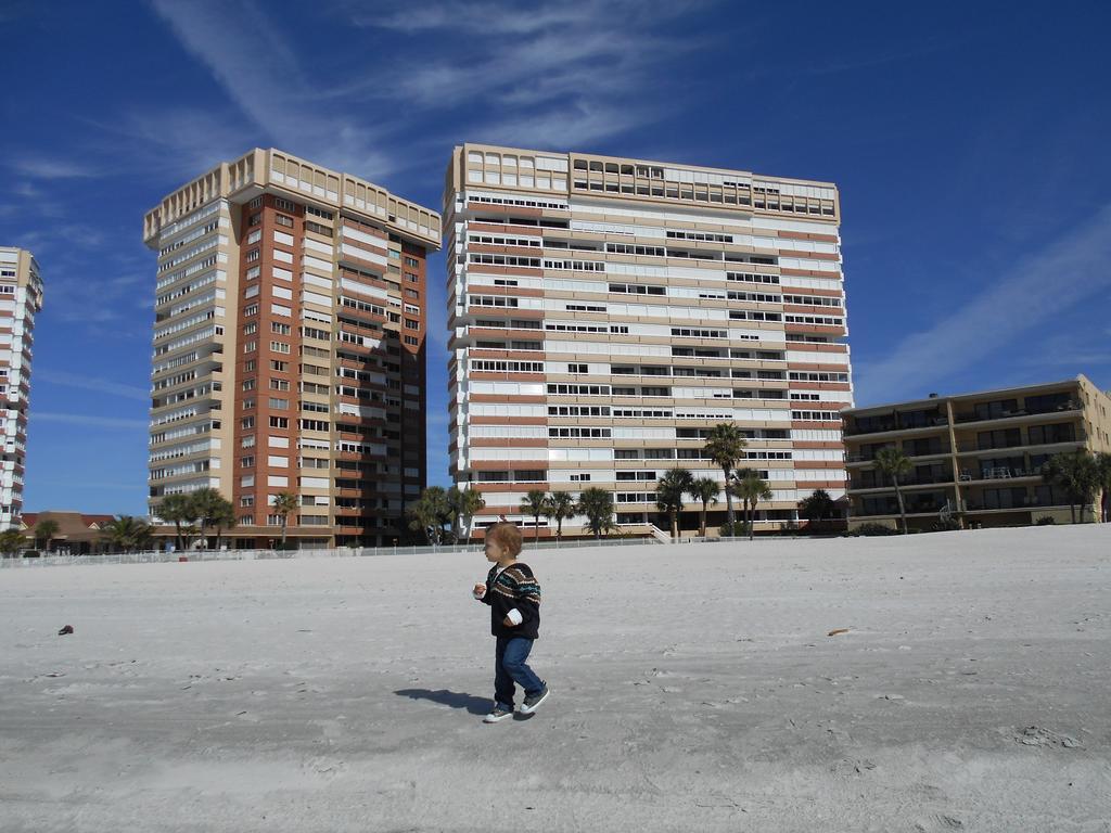 Boca Ciega Bay Apartment St. Pete Beach Bagian luar foto